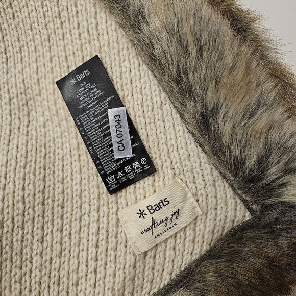 Barts - Amaranth Scarf (NWT) - Picture 5 of 5